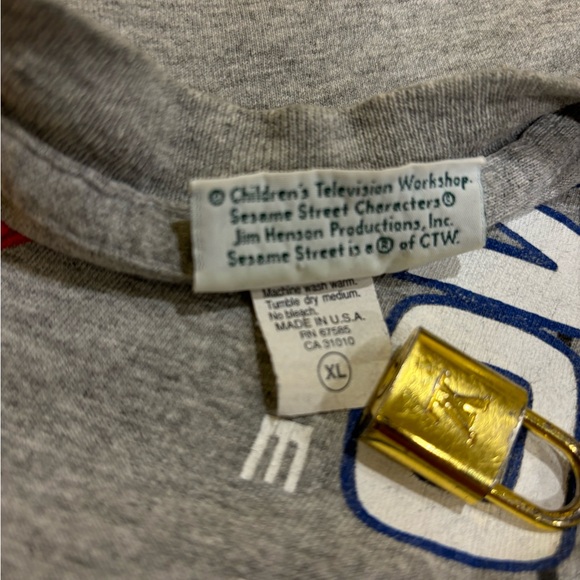 Vintage 90s Sesame Street Elmo Sport T-Shirt - Picture 4 of 4
